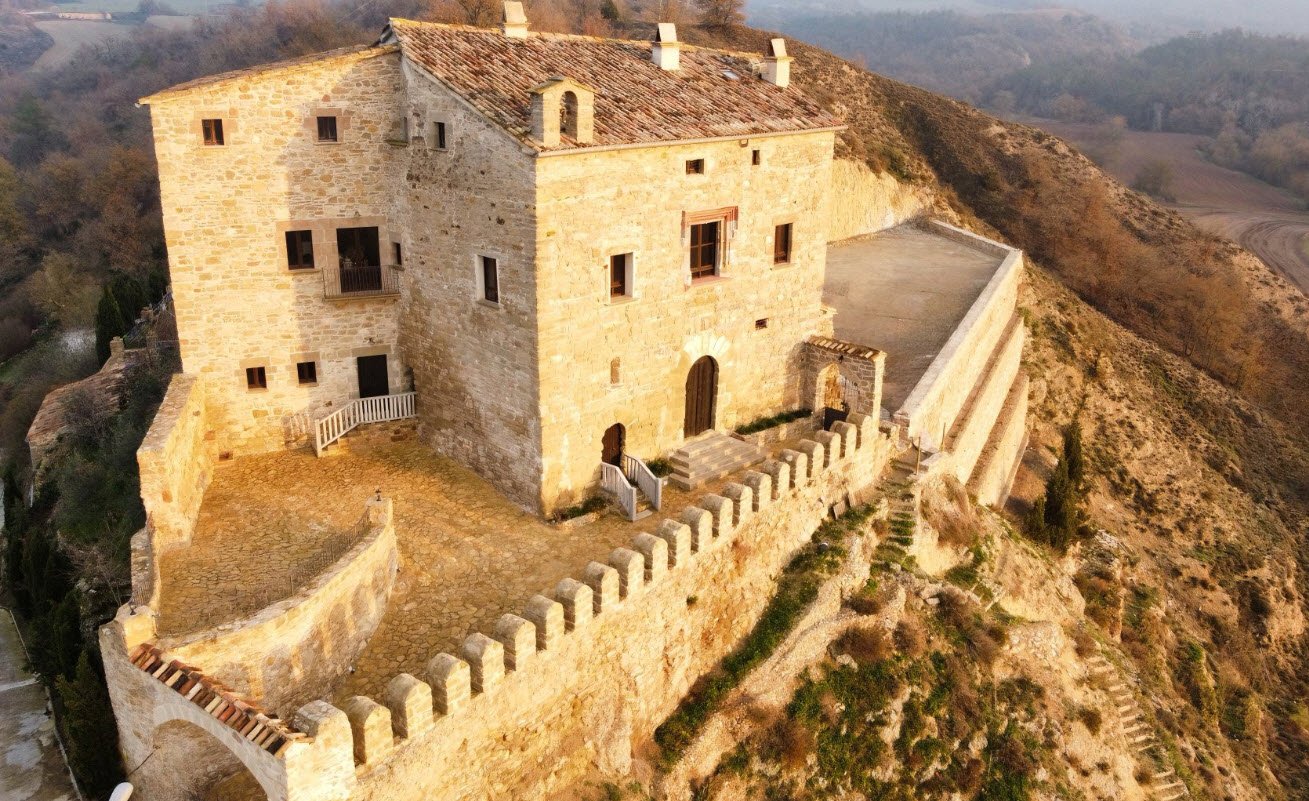 Castell d'Enfesta, Spain